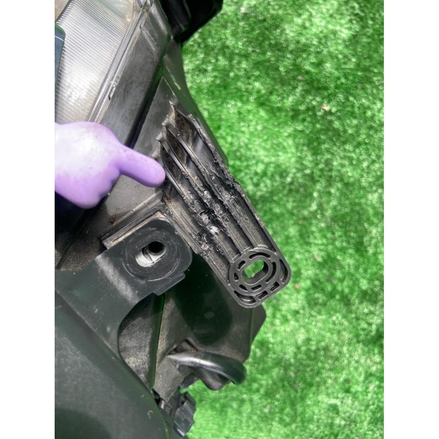 R3年 HFC27 セレナ e-POWER 左ヘッドライト KOITO 210-23785/100-23784