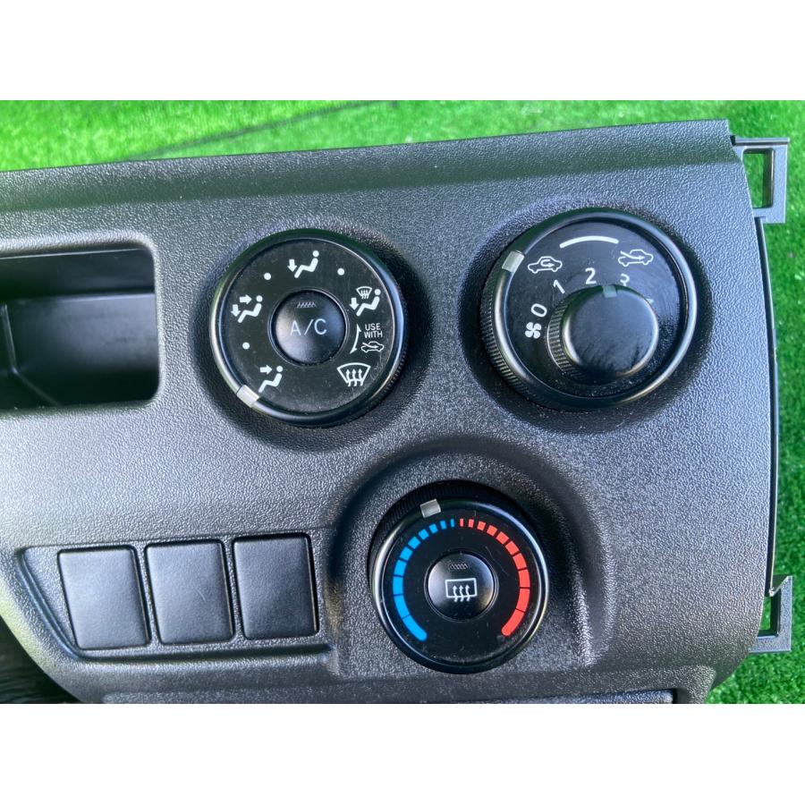 H29年 200 ハイエース DX エアコンパネル 中古品 即決 0230440 260321