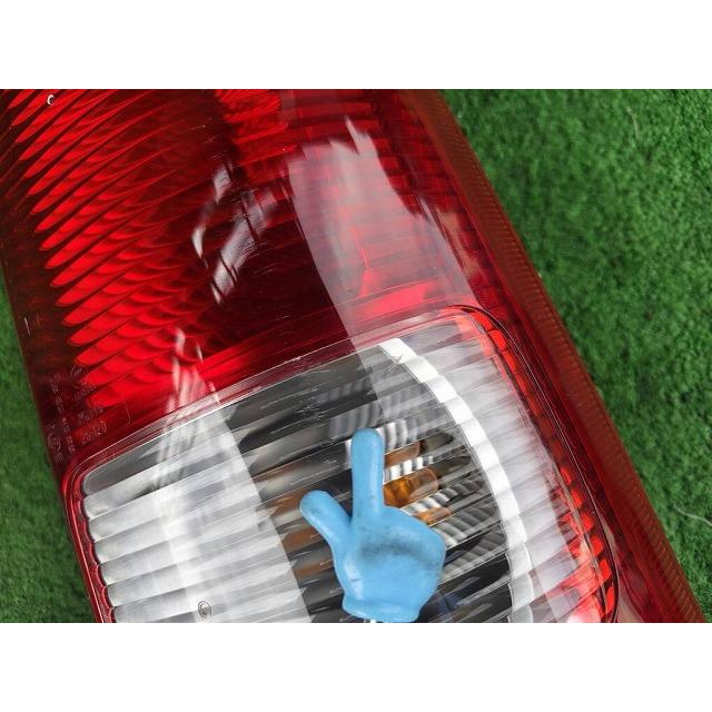 H26年 200 ハイエース 右テールランプ 中古品 即決 0138342 260930