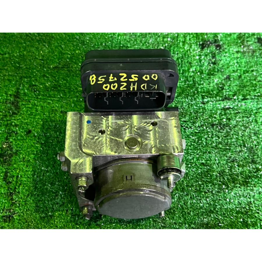 t*8様 ハイエースKDH200系　ABSアクチュエーター ASSY 200系 ハイエース ABSアクチュエーター 中古品 即決 0052758 251007 M