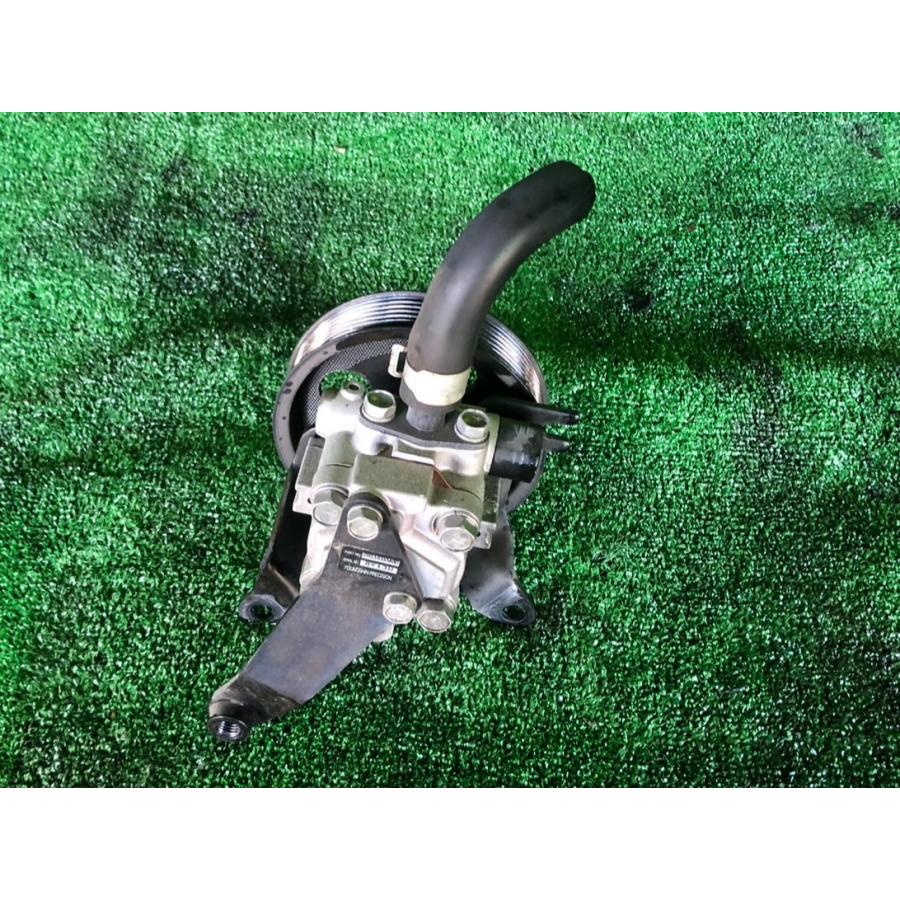 H27年 26系キャラバン(VR2E26) NV350 パワステポンプ QR20 D9110 3XM0D 中古品 即決 025832 ...