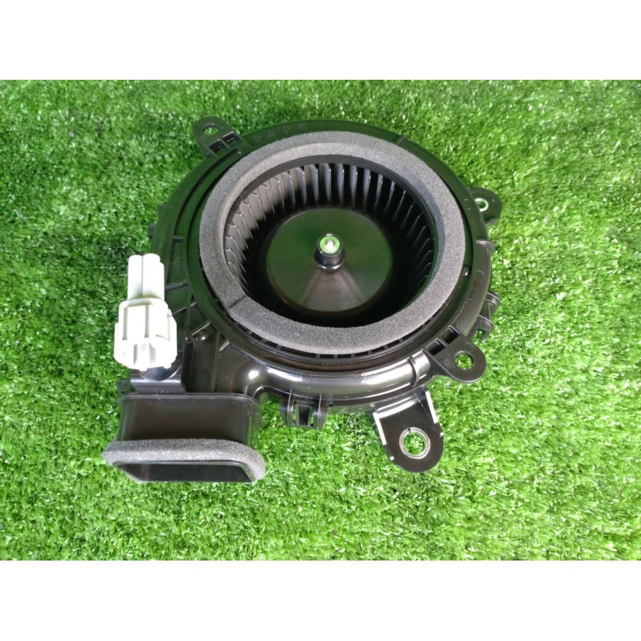 R4年 E13 ノート e-POWER EV バッテリークーリングファン 中古品 即決