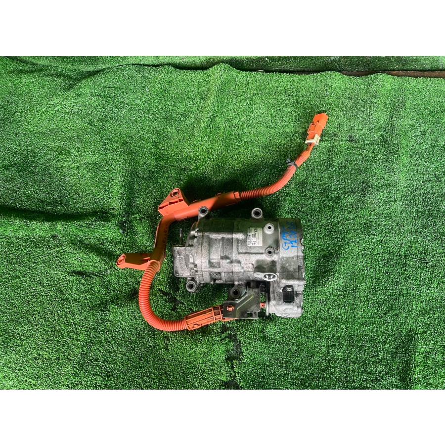 H29年 GP5 フィット ハイブリッド エアコンコンプレッサー 中古品 即決