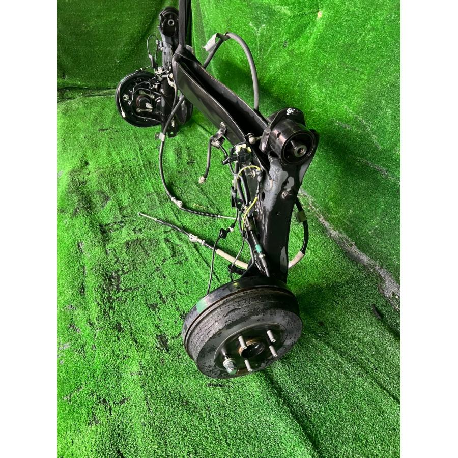 H27年 80 ノア ZRR80 リアアクスルビーム 中古品 即決 0100846 251123