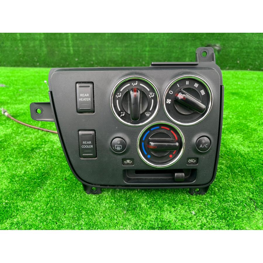 H26年 E26 NV350 キャラバン プレミアムGX エアコンパネル 中古品 即決
