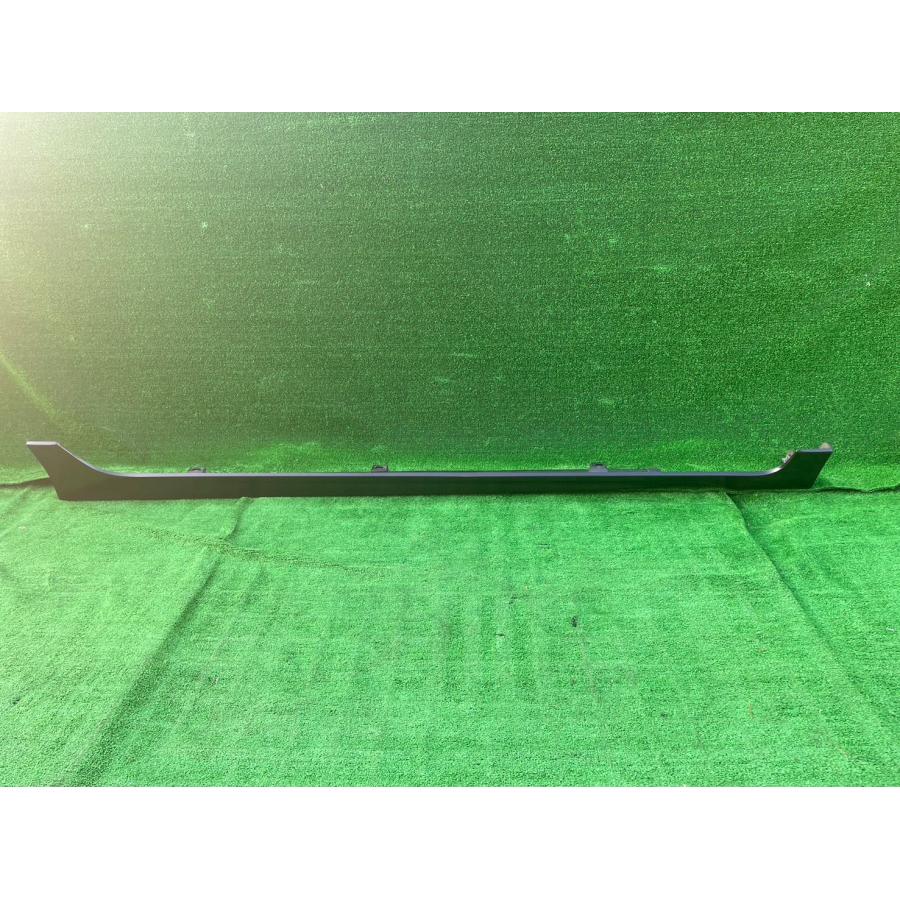 H28年 GK8/GP7 シャトル 右サイドステップ 71800-T5B-00 中古品 即決