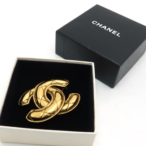 CHANEL ブローチ GP ココマーク マトラッセ 1142 ヴィンテージ CHANEL ブローチ GP ココマーク マトラッセ 1142 ヴィンテージ