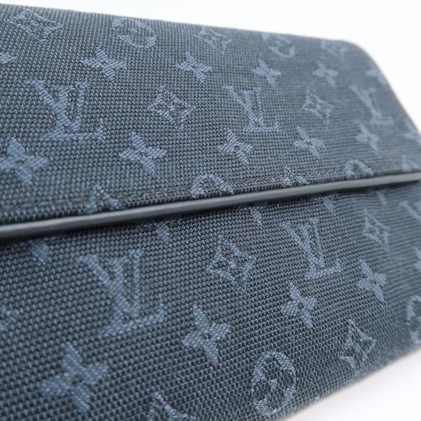 LOUIS VUITTON ポルト トレゾール インターナショナル M92442 LOUIS VUITTON ポルト トレゾール インターナショナル M92442