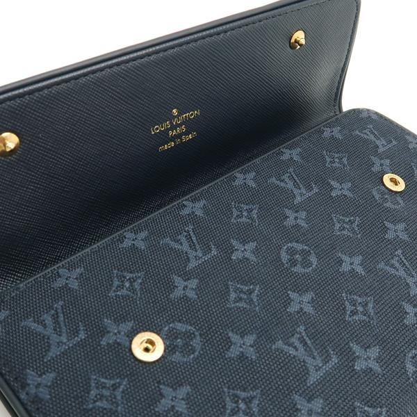 LOUIS VUITTON ポルト トレゾール インターナショナル M92442 LOUIS VUITTON ポルト トレゾール インターナショナル M92442