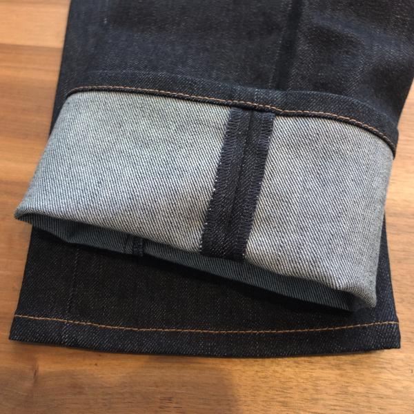 未使用級！MONCLER モンクレール　デニム　パンツ　ロゴ刺繍　サイズ44 未使用級！MONCLER モンクレール デニム パンツ ロゴ刺繍 サイズ44