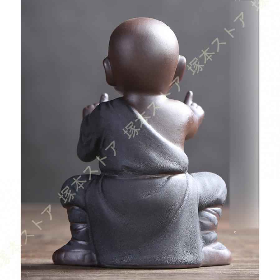 黒色の陶器製　僧侶の座像　置物 豊かな質感と表情☆僧侶 オブジェ 置物 飾り物 お坊さん 祈り かわいい