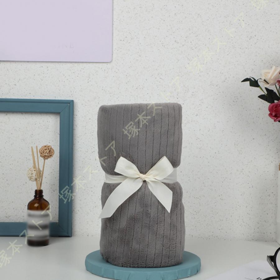 毛布 シングル マイクロファイバー フランネル ブランケット もうふ 暖かい 毛布 冬 柔らかい 肌触り 洗える 昼寝 ソファーベッド用 プレゼント ライトグレー |  | 11