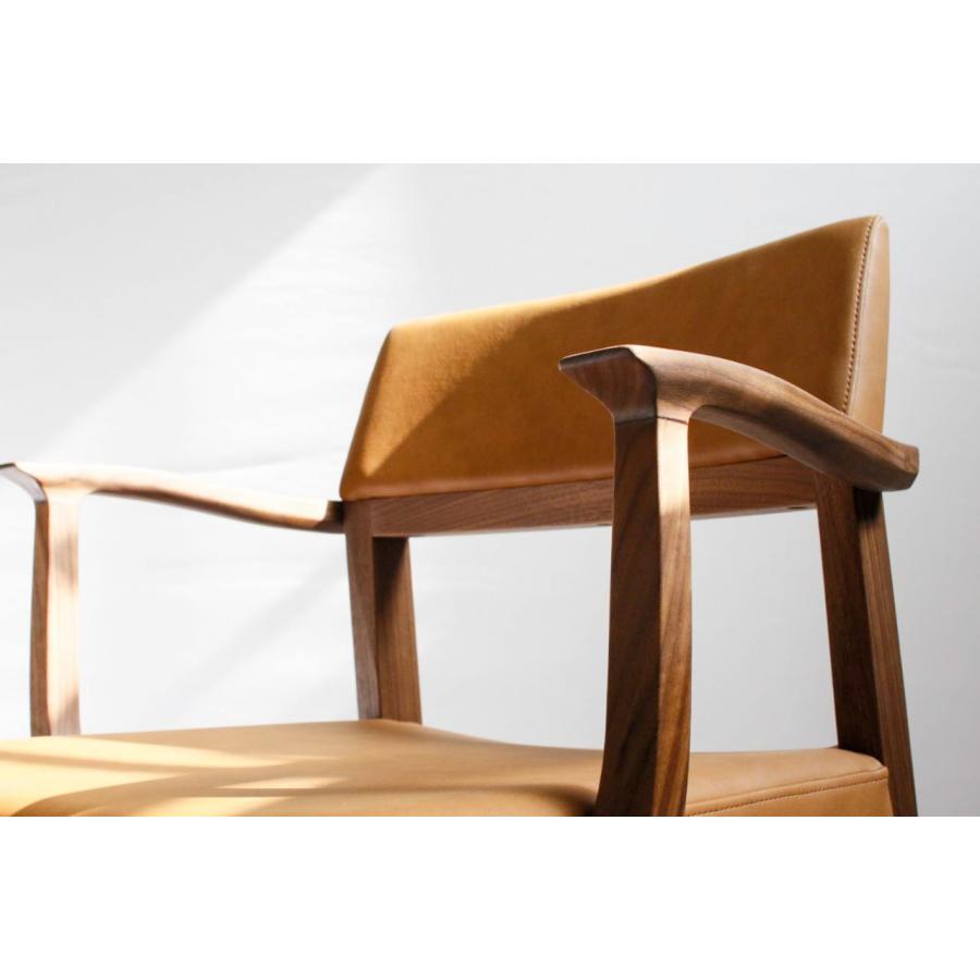 塚本木工所　TC-S21 AC　ダイニングチェア　イス　いす　椅子　木製　アーム　肘付き　板座　家具　ウォールナット　無垢　国産　おしゃれ |  | 04