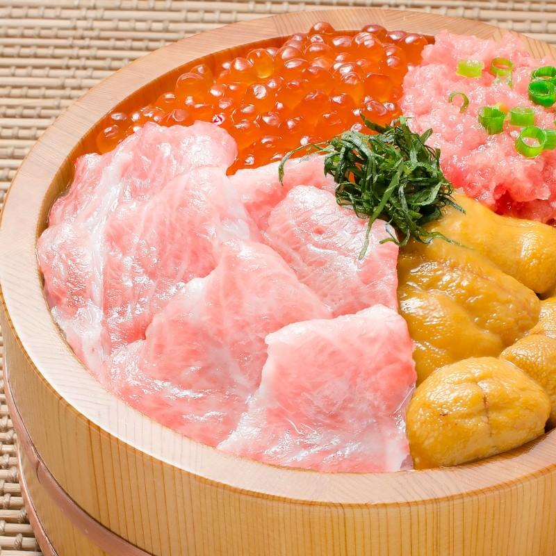 築地の海鮮丼セット（究極・約2杯分）本マグロ大トロ特盛り