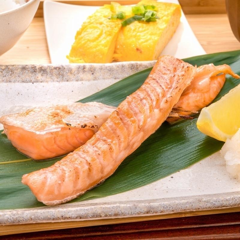 トロサーモン ハラス 業務用 300g×５パック 鮭ハラスは、一番おいしい脂がのった大トロ部分！こんがり焼けばトロけます！旨みの濃さならハラス｜tsukiji-ousama｜05