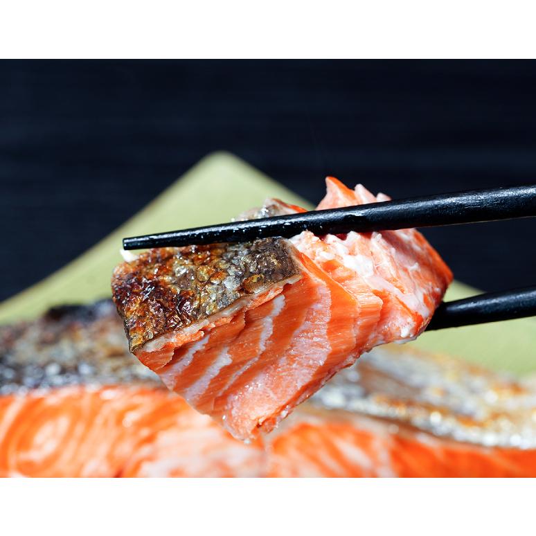 『北海道産 塩紅鮭』半身（センターカット、頭・中骨付き）１枚　約900g-1kg　※冷凍　送料無料｜tsukijiichiba｜02