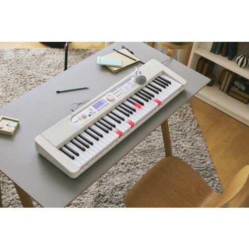 カシオ 光ナビゲーション LK-540WE カシオ計算機 LK-540WE 光ナビゲーションキーボード 200曲内蔵 61鍵