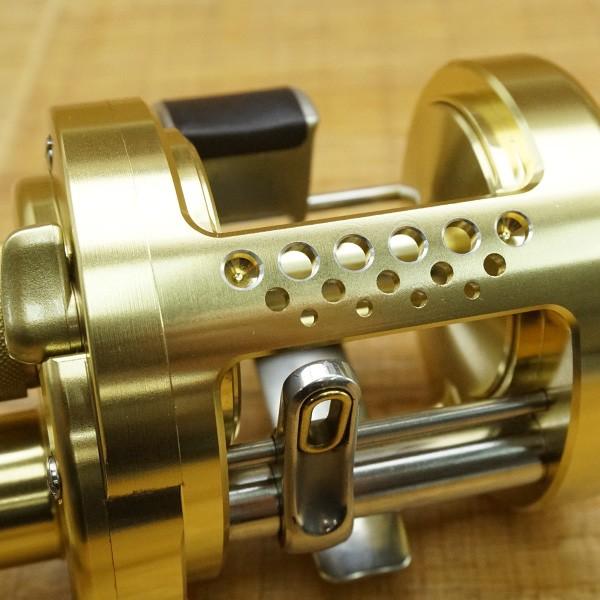 シマノ 01カルカッタコンクエスト 400/L020M 極上美品 ベイト シマノ 01カルカッタコンクエスト 400/L020M 極上美品 ベイト