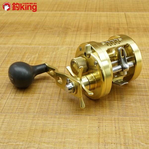 シマノ 04カルカッタコンクエスト 800F/M376M ベイトリール 美品 : 釣