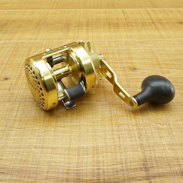 シマノ 04カルカッタコンクエスト 800F/M376M ベイトリール 美品 シマノ 04カルカッタコンクエスト 800F/M376M ベイトリール 美品