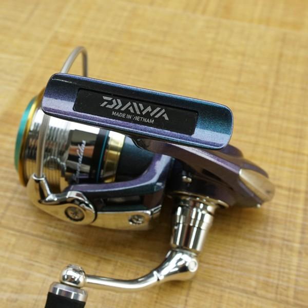ダイワ エメラルダスINF 2506/N180M 未使用品 スピニングリール ダイワ エメラルダスINF 2506/N180M 未使用品 スピニングリール
