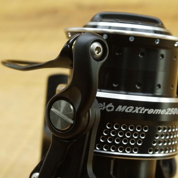 アブガルシア 18レボ MGエクストリーム 2500S/N288M スピニングリール