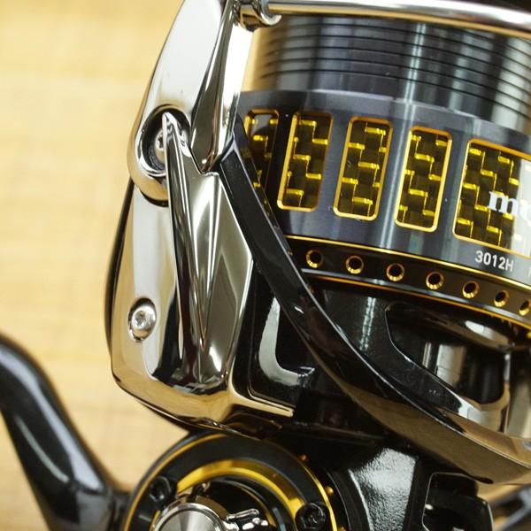 ダイワ 17モアザン 3012H RCSパワーライトノブ付/N537M 美品 ダイワ 17モアザン 3012H RCSパワーライトノブ付/N537M 美品