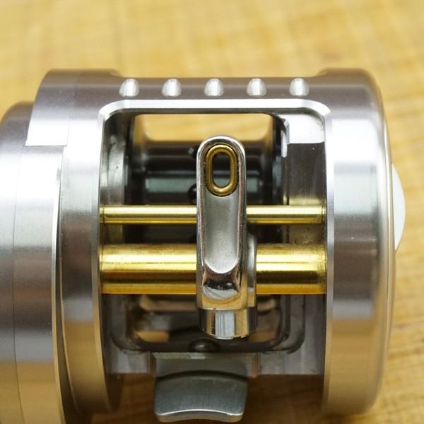 シマノ 10カルカッタコンクエスト 100DC/Q071M ベイトリール 美