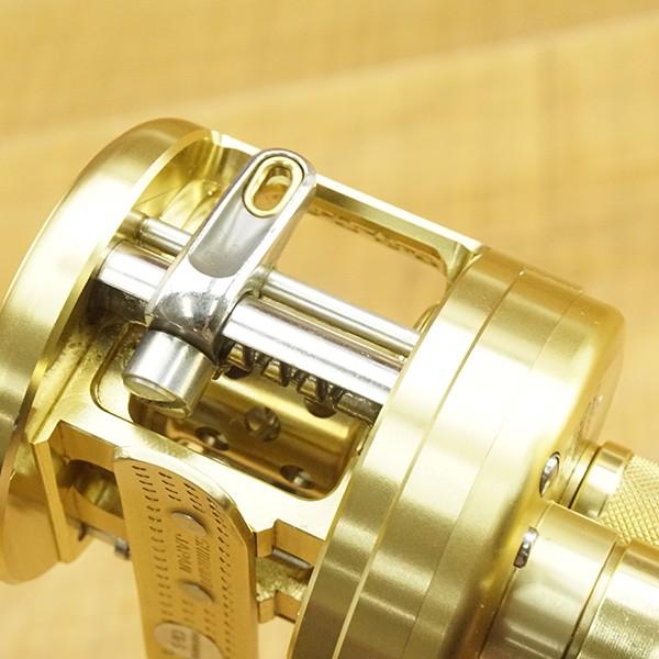 シマノ 04カルカッタコンクエスト 201F/Q561M ベイトリール 美品 : 釣