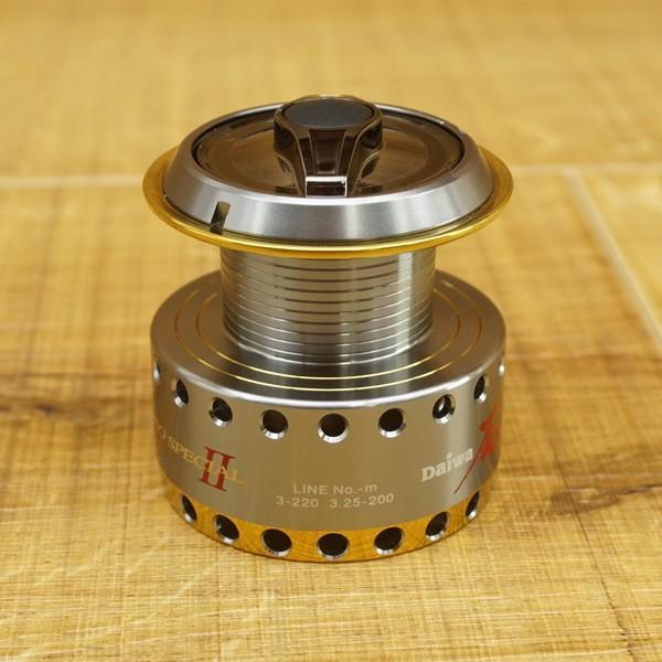 ダイワ ISOスペシャルII 尾長スプール/R259M 美品 スピニングリール