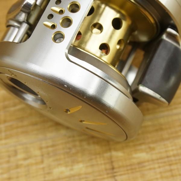 シマノ 03カルカッタコンクエスト 200DC/R385M 美品 ベイト シマノ 03カルカッタコンクエスト 200DC/R385M 美品 ベイト