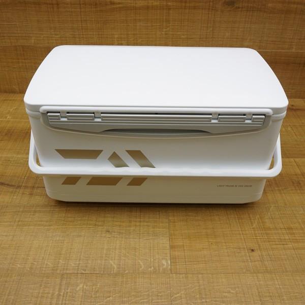 ダイワ ライトトランクIV VSS 2000R /T090M 美品 クーラーボックス