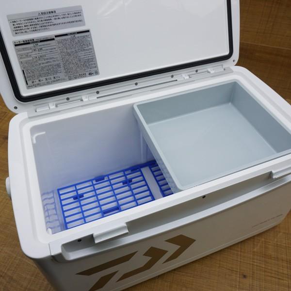 ダイワ ライトトランクIV VSS 2000R /T090M 美品 クーラーボックス