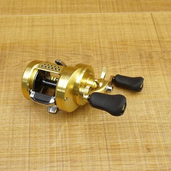 シマノ 18カルカッタコンクエスト 400/ W001M 極上美品 SHIMANO ベイト