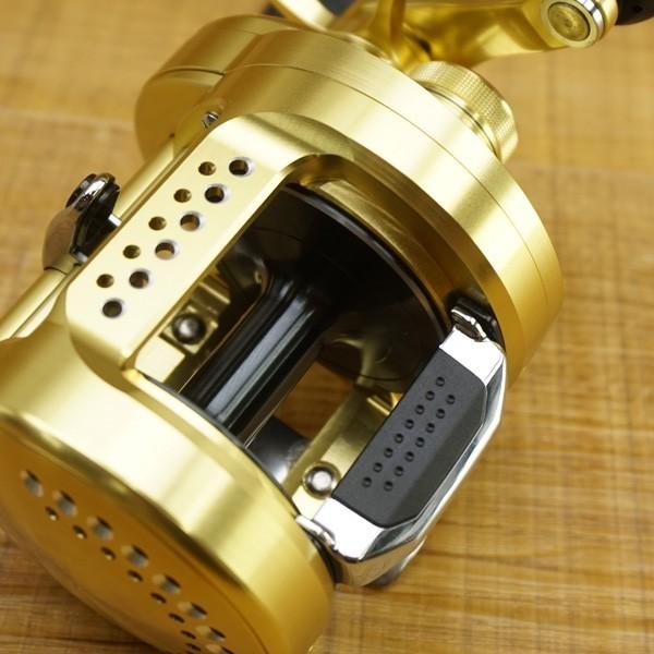 シマノ 18カルカッタコンクエスト 400/ W001M 極上美品 SHIMANO ベイト