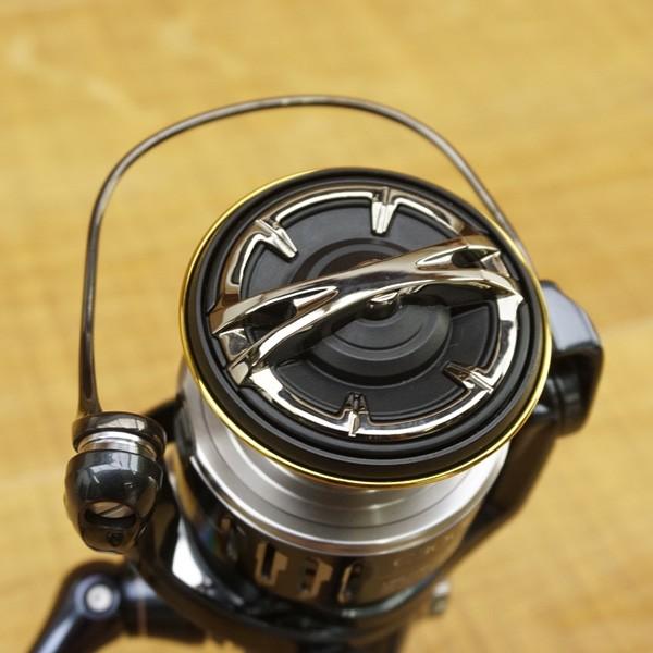シマノ 17ツインパワーXD C3000HG/ W206M 未使用 SHIMANO シマノ 17ツインパワーXD C3000HG/ W206M 未使用 SHIMANO