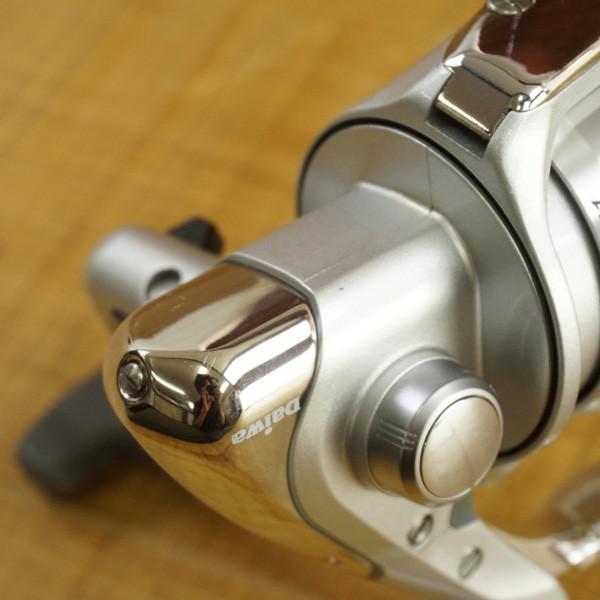 ダイワ トーナメントX 4000LBA 4500替スプール付/ W364M 美品 ダイワ トーナメントX 4000LBA 4500替スプール付/ W364M 美品