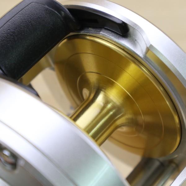 シマノ（SHIMANO） 13カルカッタ 800F/D246M 美品 釣り ベイトリール