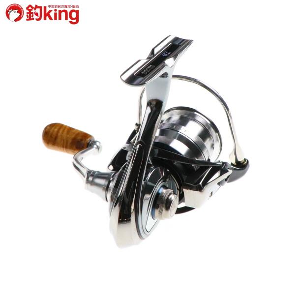 DAIWA（ダイワ） 18イグジストLT2500 ウッドノブ 付き/H481M 美品 アジ