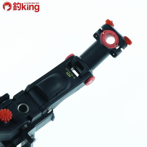 船釣りの竿置き2台と電動リール付き中通し竿。