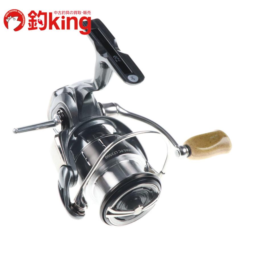 DAIWA（ダイワ） 24 ルビアス PC LT2500 コルクノブ、リールスタンド付