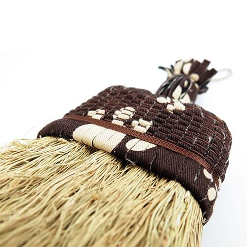 高倉工芸 南部箒 癒しほうき なでねこ・なでいぬ（M） ペット用箒 長さ：約25cm 幅：約10cm 柄の色はご選択いただけません 