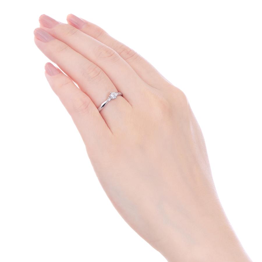 ジュエリーツツミ プラチナ鑑定書付ダイヤモンドリング（0.19カラット