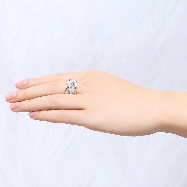 ジュエリーツツミ プラチナ鑑定書付ダイヤモンドリング（0.23