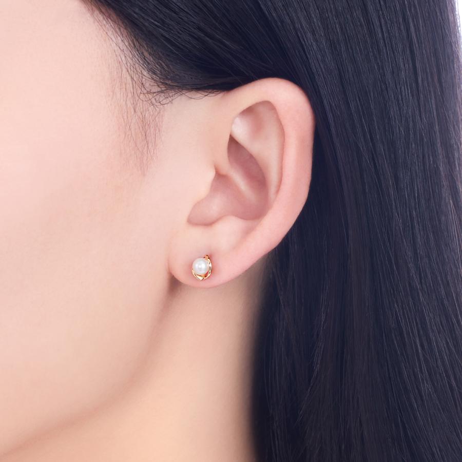 K18イエローゴールド淡水パールピアス（4mm）の画像