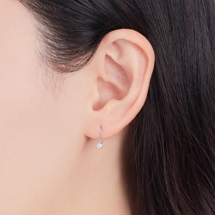ジュエリーツツミ K10ホワイトゴールドダイヤモンドピアス