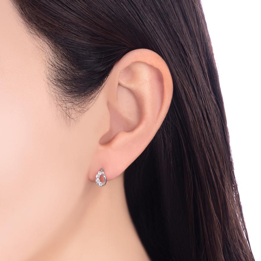 ジュエリーツツミ K10ホワイトゴールドキュービックピアス 