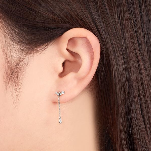 K18ホワイトゴールドダイヤモンドピアス 