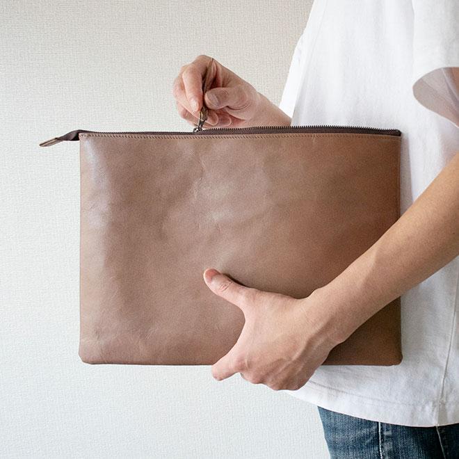 本革 フラットポーチ【 A4書類 】が入る【脱クロムレザー】マチ無し