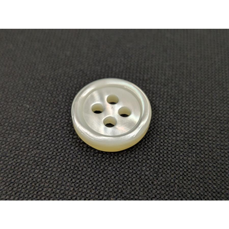 肉厚 17型高瀬貝ボタン 11.5mm 単品  厚み2.5mm 天然貝 シャツボタン シェルボタン |  | 01